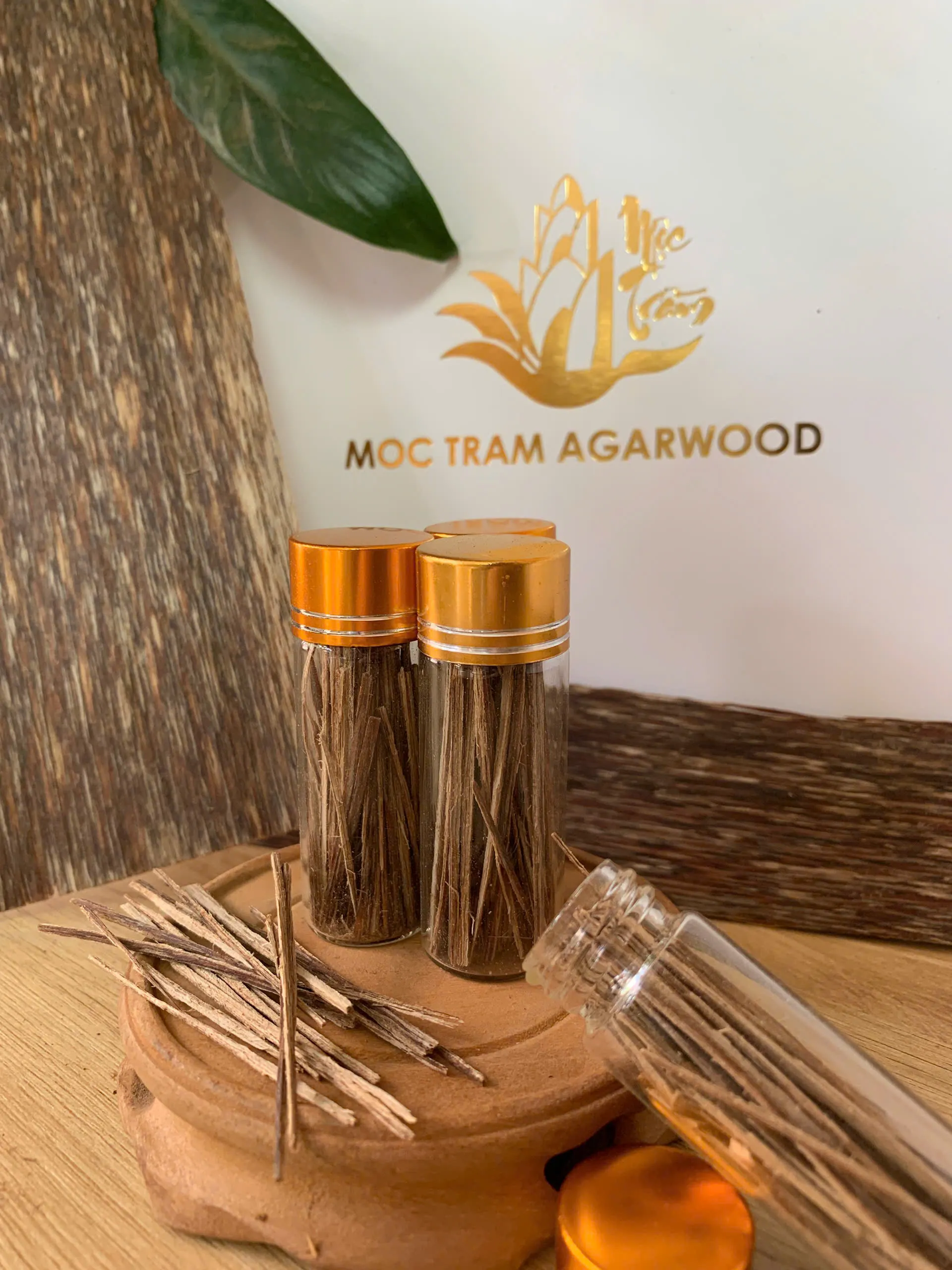 Natural Agarwood Toothpicks – Flavor Enhancing Oud Sticks for Smoking